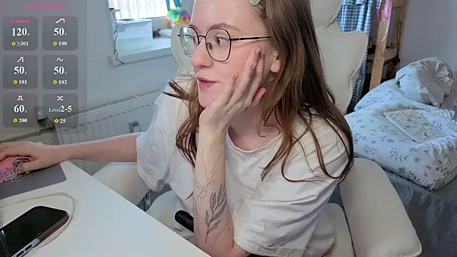 urstripchatgf webcam