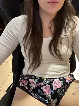 Larissaferri webcam