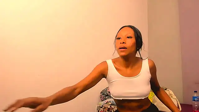 monserrath_bitch_naughty live cam on StripChat