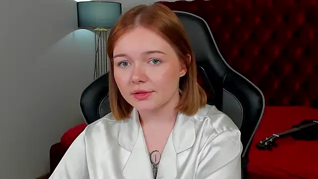 ElinaVale webcam