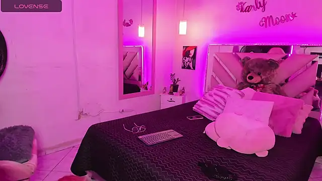 Karly_moon webcam