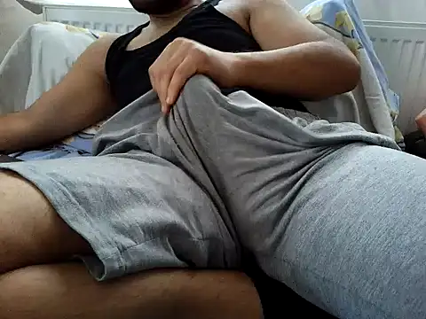 bigdickguy21cm webcam