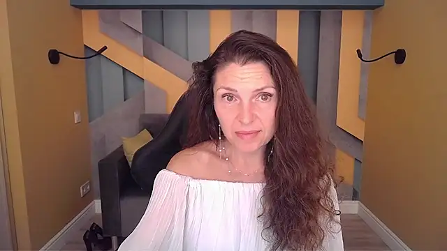 EllaLong webcam