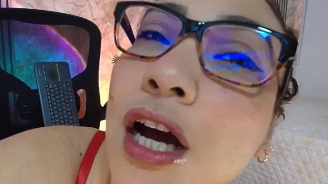 JuliRamirez webcam