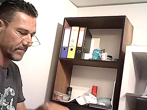 Mastercharisma35 live cam