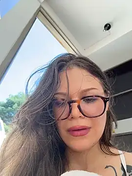 Tallulah_Kinky live sex cam