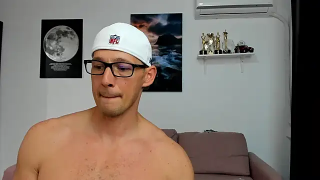 BrutusK08 webcam