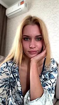 KikiWatson webcam