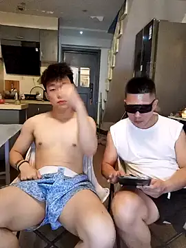 day-18 live cam on StripChat