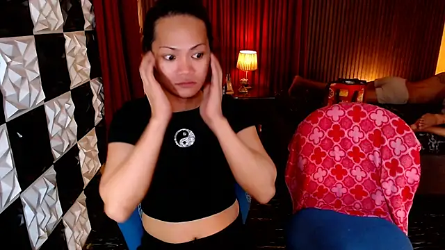 PrettyHorseCockTrans webcam