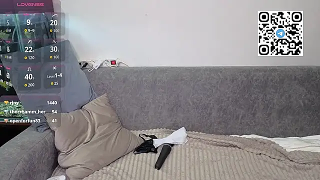 Mia_E1fie02 webcam