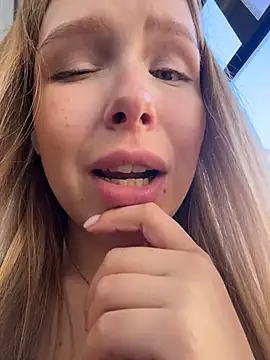 liza_risky (F young) - TOPLESS rub perky pussy IN PARK