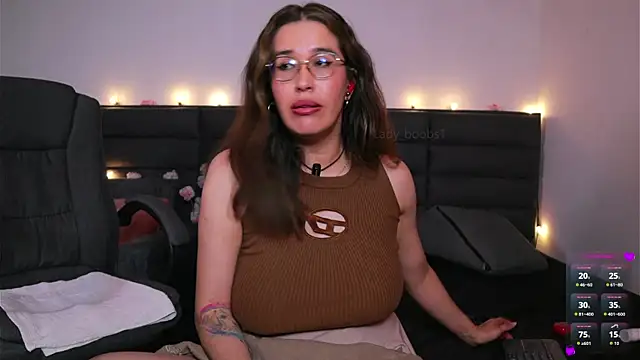 kathieandpovcock1 live cam on StripChat