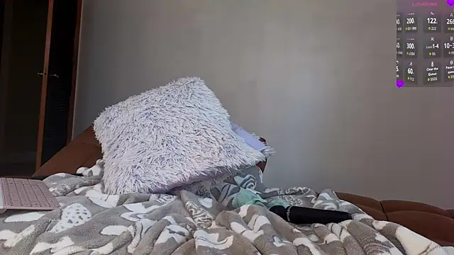 dustbunni0414 webcam