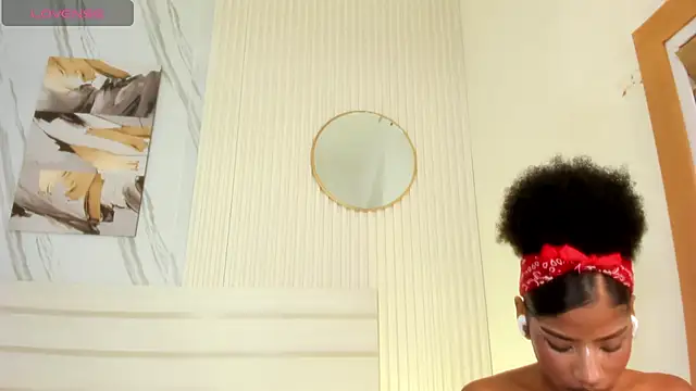 Afro_Luna webcam