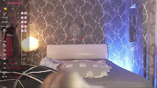 MiaMiaMeow webcam