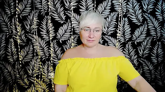 Olivia_playful webcam