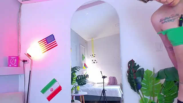 ZoeyPetit live sex cam