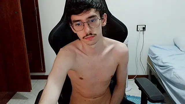 gabrielNovin17cm live cam on StripChat