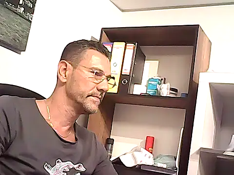mastercharisma35 live cam on StripChat