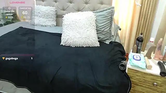 sasi_luna Live Web Cam Show