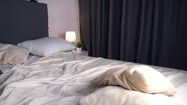 NelleMihalko webcam