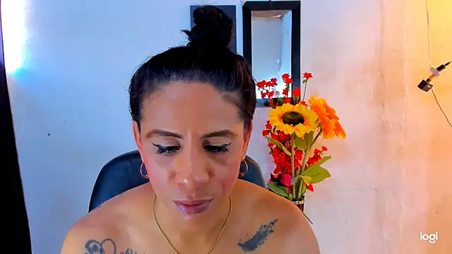 juanblakbigcock live cam on StripChat
