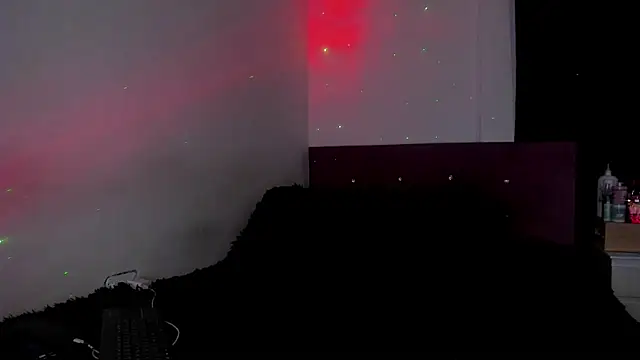 HeellBoy_ live cam on StripChat