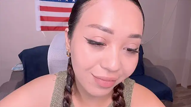 PurrrfectMiko live cam on StripChat