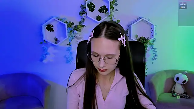 mona_cloud live cam on StripChat