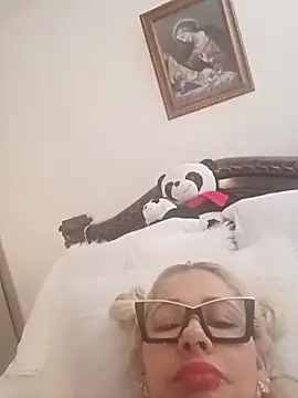 AndrehGuzman live cam on StripChat