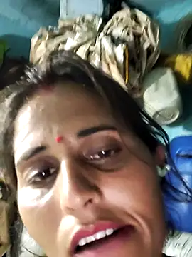Bhavna8080 live cam on StripChat