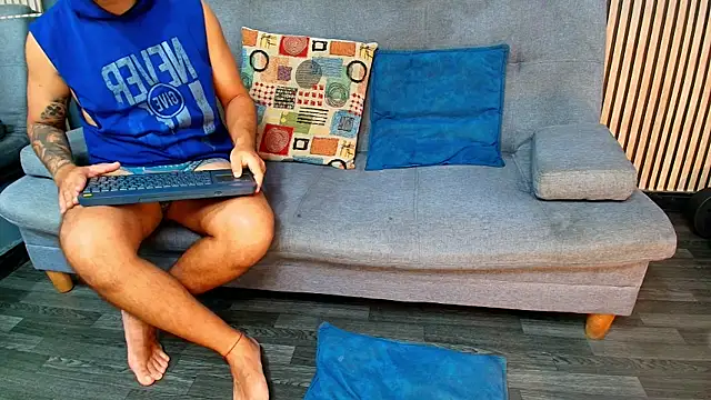 DaveandLuna live cam on StripChat