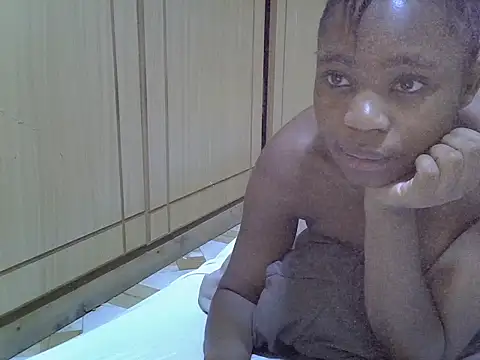 Pretty-Bianca live cam on StripChat