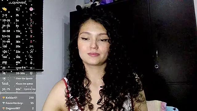 Diamond_Curls live cam on StripChat