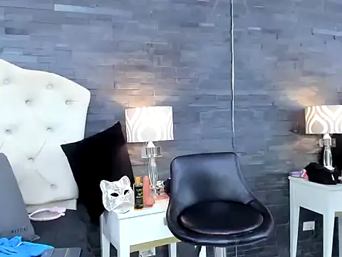 RubyRouux live cam on StripChat