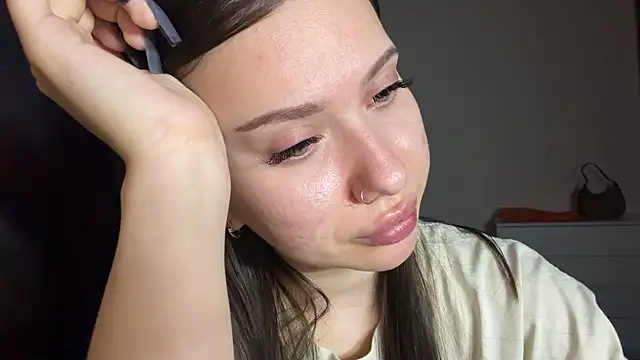 ShinyBunny live cam on StripChat