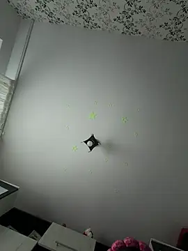 Velvet19991 live cam on StripChat