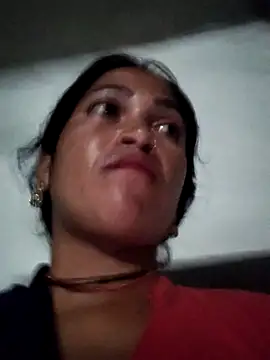 Pinki_hut live cam on StripChat