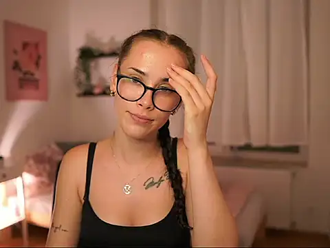 Live sex cam of MagenRain