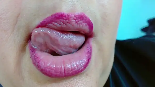Kerly_Doll live cam on StripChat