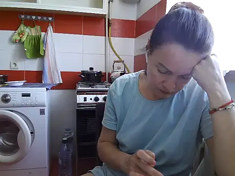 LoveNBloom webcam