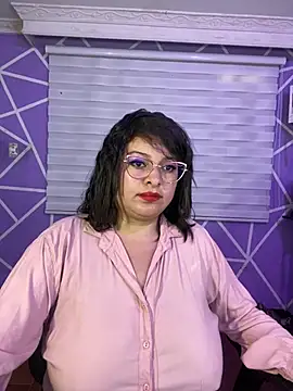 MiiaaJoness webcam