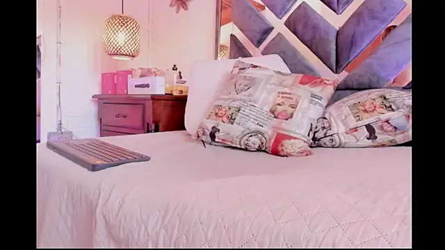 annie_vega17_ webcam
