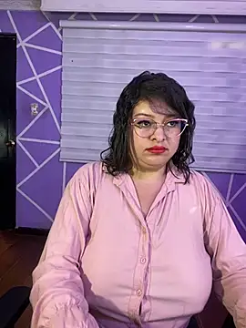 MiiaaJoness webcam