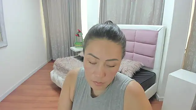 gaby_trent live cam on StripChat
