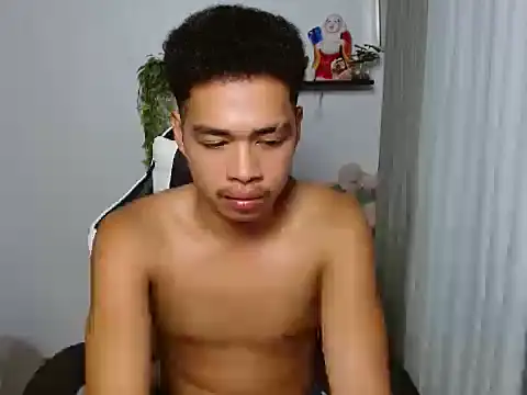 curlyasian_njxx webcam