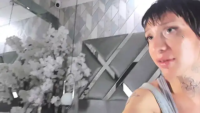 Model: MadisonWood01