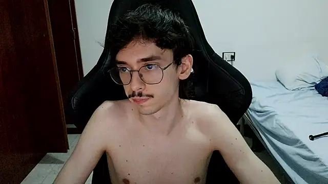 gabrielNovin17cm live cam on StripChat