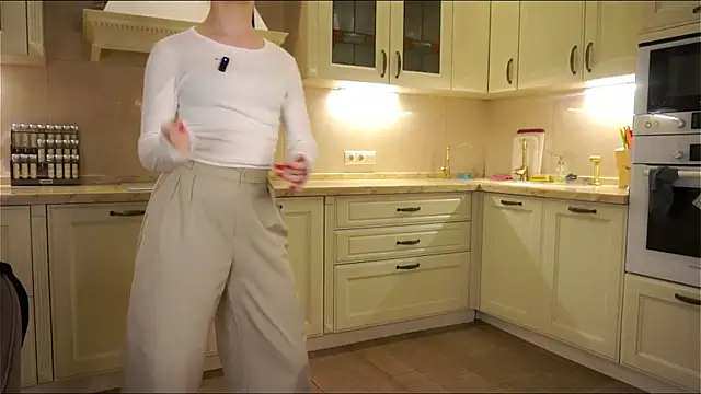 NaomiFess webcam